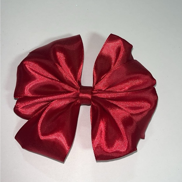 Red Bow - Picture 1 of 2